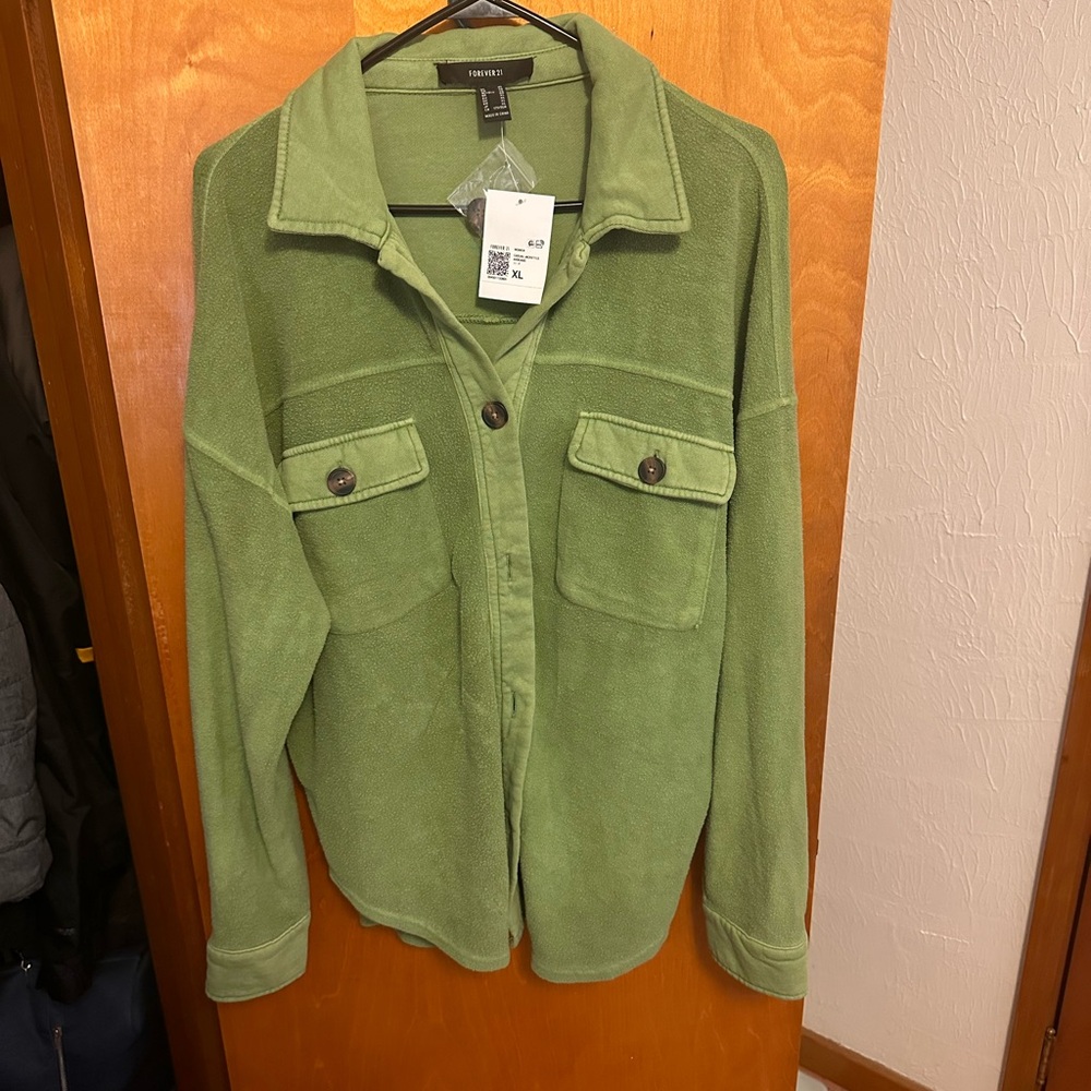 Forever 21 avocado shacket. NWT